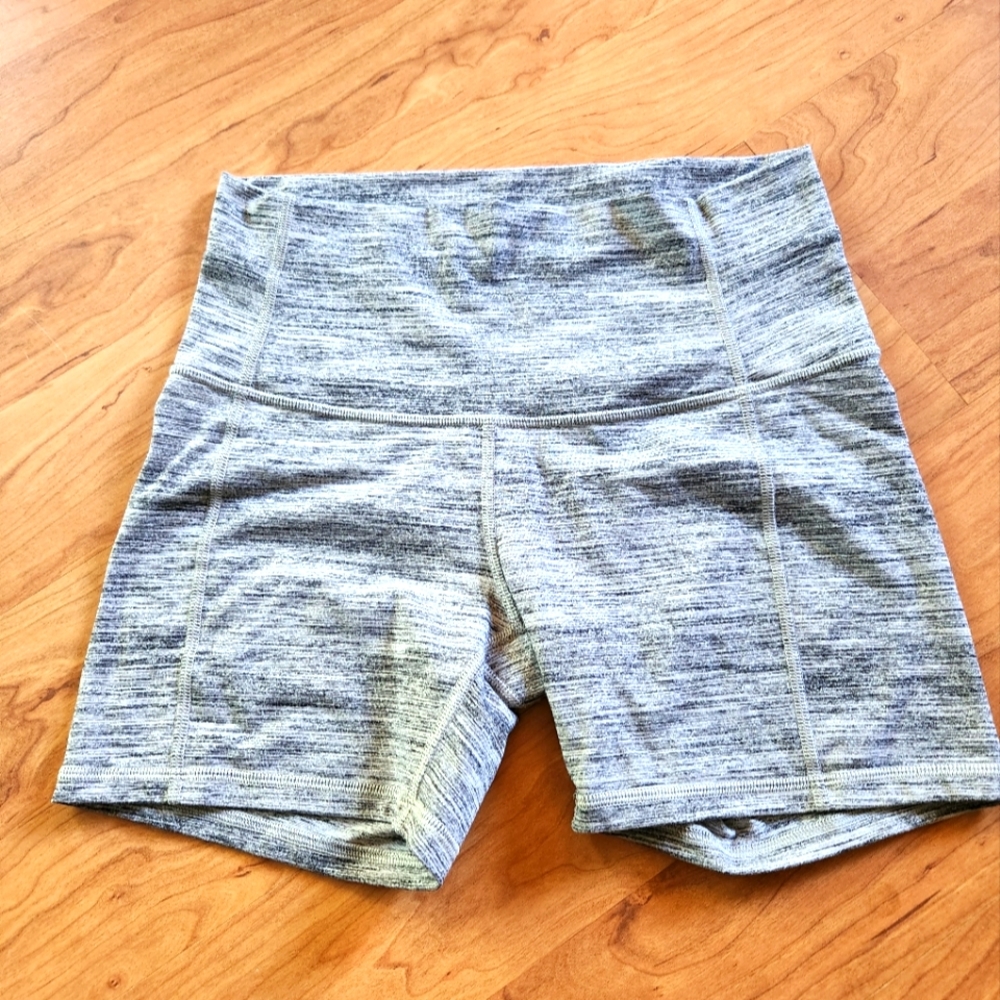 lululemon High-Rise Shorts size 8